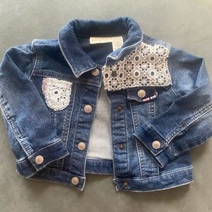 Jean jacket with lace detail